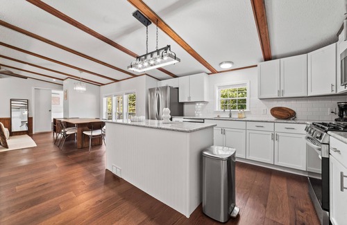 Charlevoix Casa | Lakefront 3-Bedroom Retreat on Susan Lake – 5 Mins in Charlevoix
