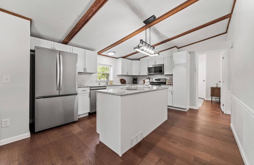 Charlevoix Casa | Lakefront 3-Bedroom Retreat on Susan Lake – 5 Mins in Charlevoix