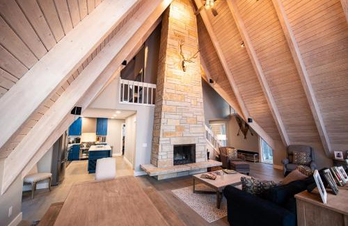 Leland Casa | Lakefront 3BDR Luxury Home at High Bluffs Lodge 4171