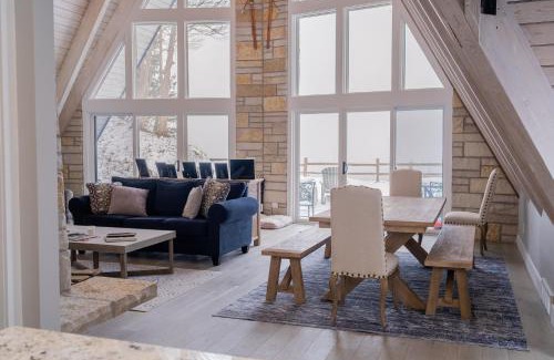Leland Casa | Lakefront 3BDR Luxury Home at High Bluffs Lodge 4171