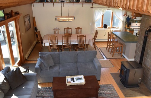 Treasure Lake Casa | Frente al lago 4BR / 3. 5BA House, * Alquiler frente al lago superior en Treasure Lake