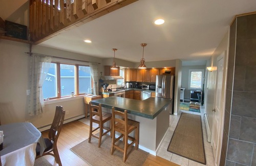 Treasure Lake Casa | Frente al lago 4BR / 3. 5BA House, * Alquiler frente al lago superior en Treasure Lake