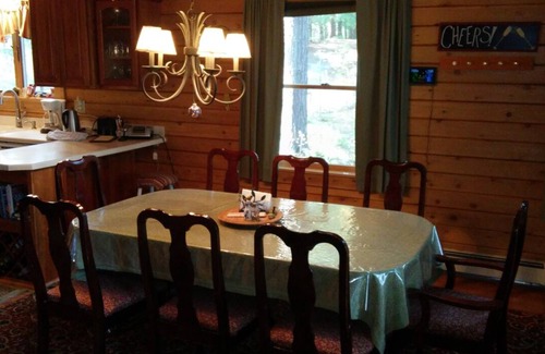 Chestertown Cabina | Lakefront 5-bedroom+loft cabin w/ WiFi, AC near Chestertown in Adirondack Park.