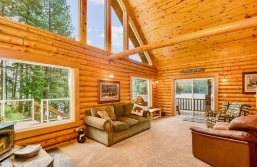 Kootenai County Casa | Lakefront 5 bedroom log home, decks & dock. Relax or retreat w amazing beauty