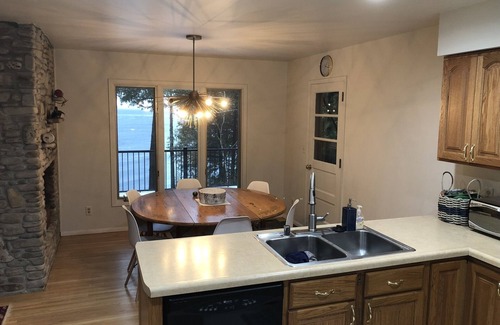 Egg Harbor Casa | ¡Hogar actualizado en la bahía! Duerme 10. ¡Enorme cubierta para ver increíbles puestas de sol!