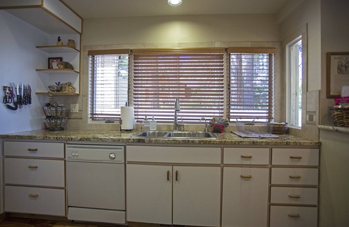 Al Tahoe Casa | Executive Lake House, casa de lujo frente al mar, jacuzzi, kayaks, SUP's, Wi-Fi