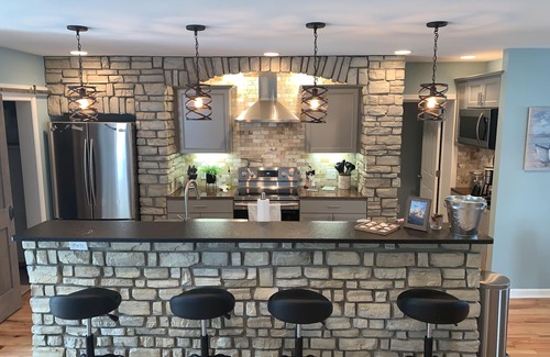 Northwest Casa | Lakefront 6 Bedroom Home on Beautiful Nettle Lake with Outdoor Tiki Bar !!