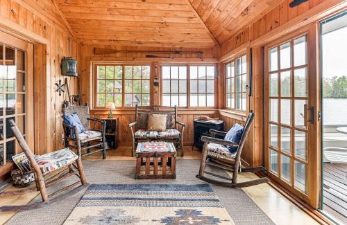 Huletts Landing Casa | Lakefront Adirondacks Home Lake George Oasis!