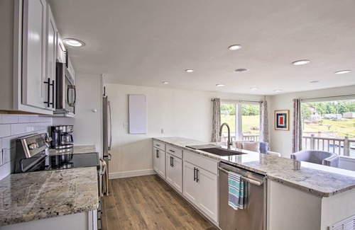 Cleora Cabaña | Lakefront Afton Cottage w/ Deck: Walk to Boat Ramp