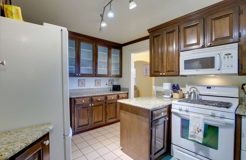 Algoma Casa | Lakefront Algoma Home w/ Deck, Grill & Fireplace