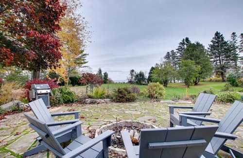 Algoma Casa | Lakefront Algoma Home with Deck, Grill and Fireplace