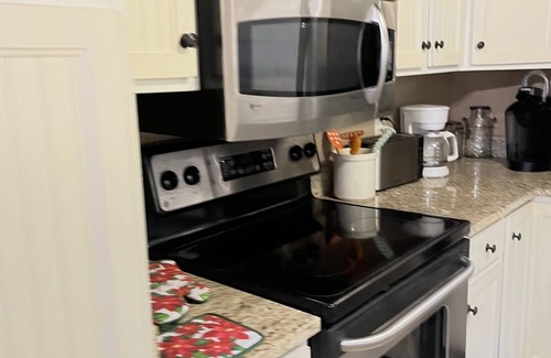 Woodstock Casa | LakeFront Full View -Allatoona w/Dock,sleeps10adults/2 kids-7miles to LakePoint!