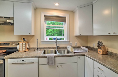 Alton Bay Casa | Lakefront Alton Bay Retreat w/ Dock Near Beaches!