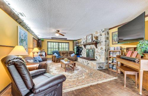 Inverness Apartamento | Lakefront Apt with Canoes in Inverness!