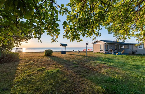 Bark River Casa | Lakefront Beach House