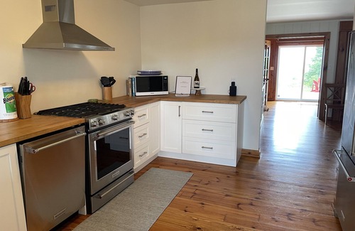 Dashwood Cabaña | LAKEFRONT Beach House - Private Beach
