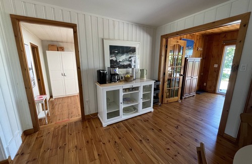 Dashwood Cabaña | LAKEFRONT Beach House - Private Beach