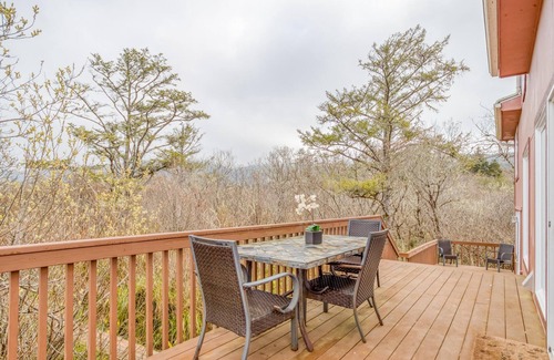Rockaway Beach Casa | Lakefront Beachhouse