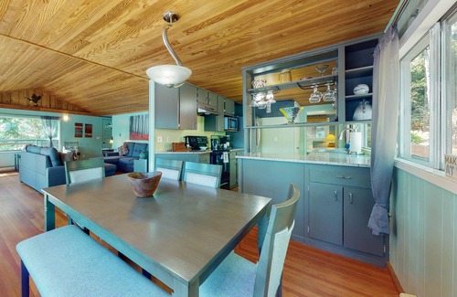 Grapeview Casa | Lakefront beauty with private dock, kayak, pedal boat & fantastic water view