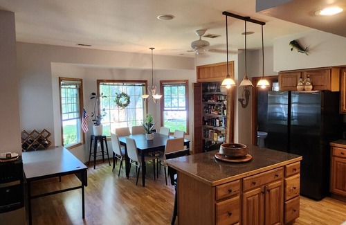 Ingleside Casa | Lakefront Bliss: Your Ultimate Vacation Haven Surrounded by Nature