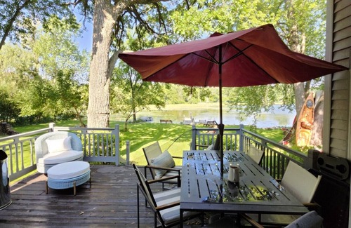 Ingleside Casa | Lakefront Bliss: Your Ultimate Vacation Haven Surrounded by Nature