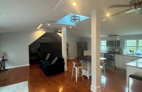 Ashland City Casa | Lakefront Boat Dock Cottage