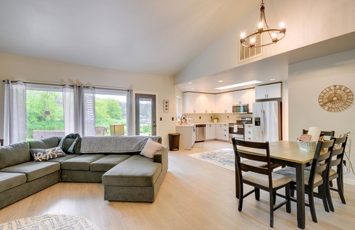 West Hills Casa | Lakefront Bremerton Vacation Rental w/ Hot Tub!