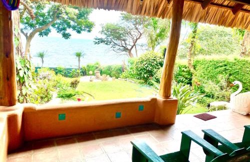 Santa Cruz La Laguna Casa | Lakefront bungalow - Relaxation Plus