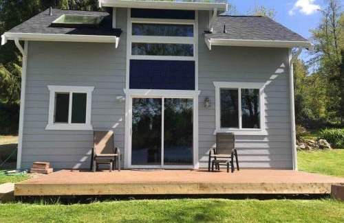 Eatonville Casa | Lakefront Bungalow! 35 Miles To Mt Rainier!