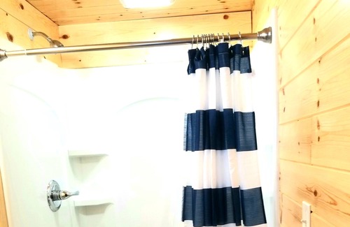 Prudenville Cabina | Lakefront Cabin #8 on Houghton Lake