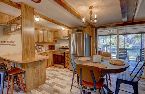 Reed Creek Cabina | Lakefront Cabin at Lake Hartwell