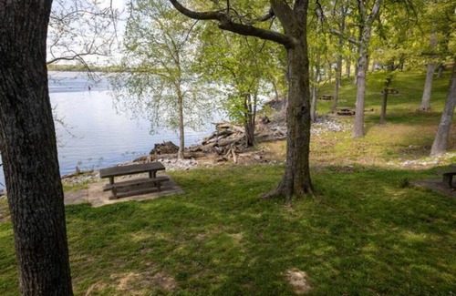 Cadiz Cabina | Lakefront Cabin - Breathtaking Lake Barkley Views