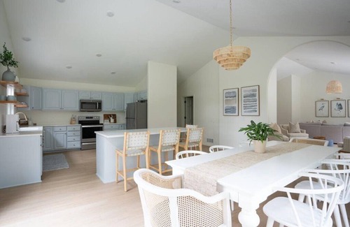 Nisswa Casa | Lakefront Cabin Getaway: Game Room, Hot Tub & More