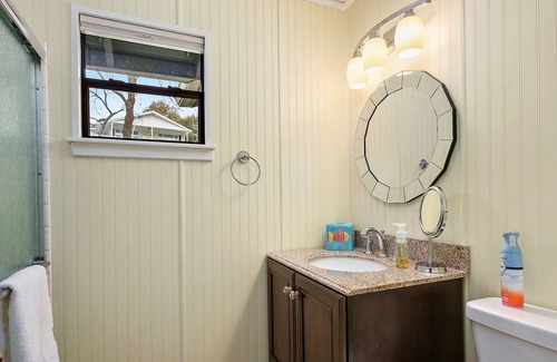 Pointblank Casa | Lakefront Cabin in The Trees-Lake Livingston, TX