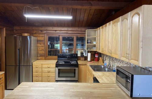 Amanda Park Casa | Lakefront Cabin Inside Olympic National Park