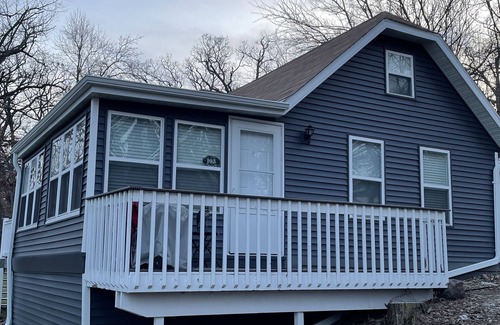 Edgerton Cabaña | Lakefront Cabin: Many options for entertainment or relaxation