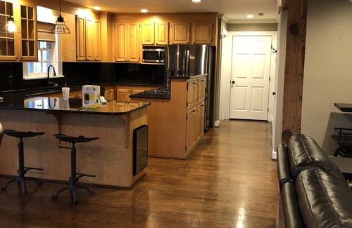 Roxboro Casa | Lakefront Cabin on Hyco Lake