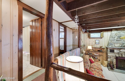 Sunny Point Cabina | Lakefront Cabin on Lake Wallenpaupack!