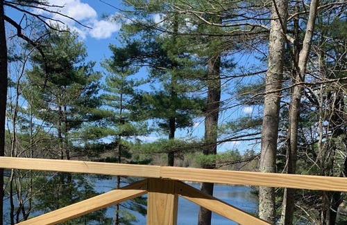 Lyman Cabina | Lakefront Cabin on Lyman’s Pristine Barkers Pond