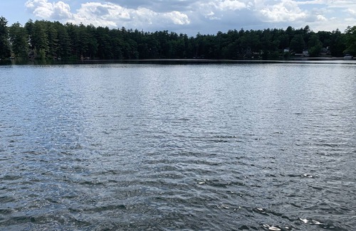 Lyman Cabina | Lakefront Cabin on Lyman’s Pristine Barkers Pond