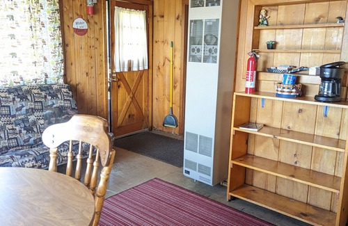 Trout Lake Cabina | Lakefront Cabin Rental Resort-Fish, Sightseeing, & Ride Trails