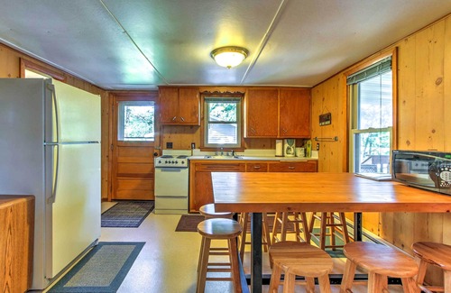 Westfield Cabina | Lakefront Westfield Cabin con muelle, kayak y canoa!