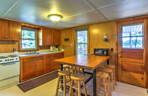 Westfield Cabina | Lakefront Westfield Cabin con muelle, kayak y canoa!