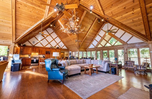 Fair Play Casa | Lakefront Cabin Retreat. Private Setting. Sleeps 20. Boat Rental