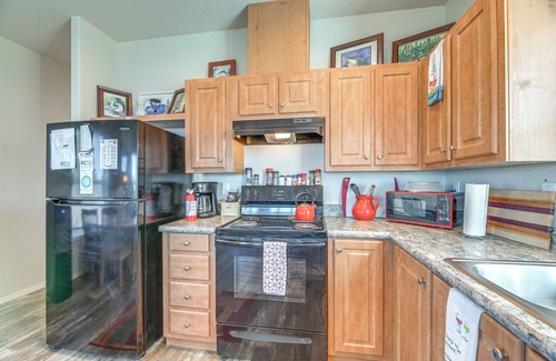 Chiloquin Cabina | Lakefront Cabin w/ Water & Mtn Views in Chiloquin