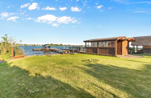 Chestermere Cabaña | LAKEFRONT CABIN WITH COVERED DECK, HOT TUB & MORE