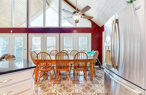 Sevierville Cabina | Lakefront cabin with views, boat ramp, dock, hot tub, & free attraction tickets