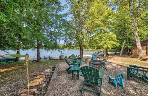 Levering Casa | Lakefront Cabin with Beach Access Levering Retreat