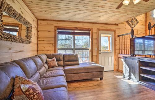 Trenton Casa | Lakefront Cabin with Deck, Fire Pit in Trenton!