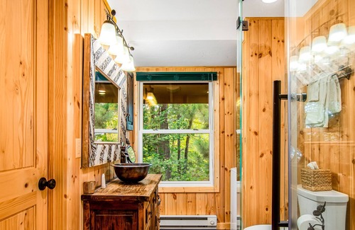 Presque Isle Casa | Lakefront cabin with dock, kayaks, SUP, wood fireplace, & washer/dryer